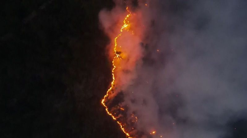 Jakutsk dusí dým ze stovek požárů. Ochromil i letiště